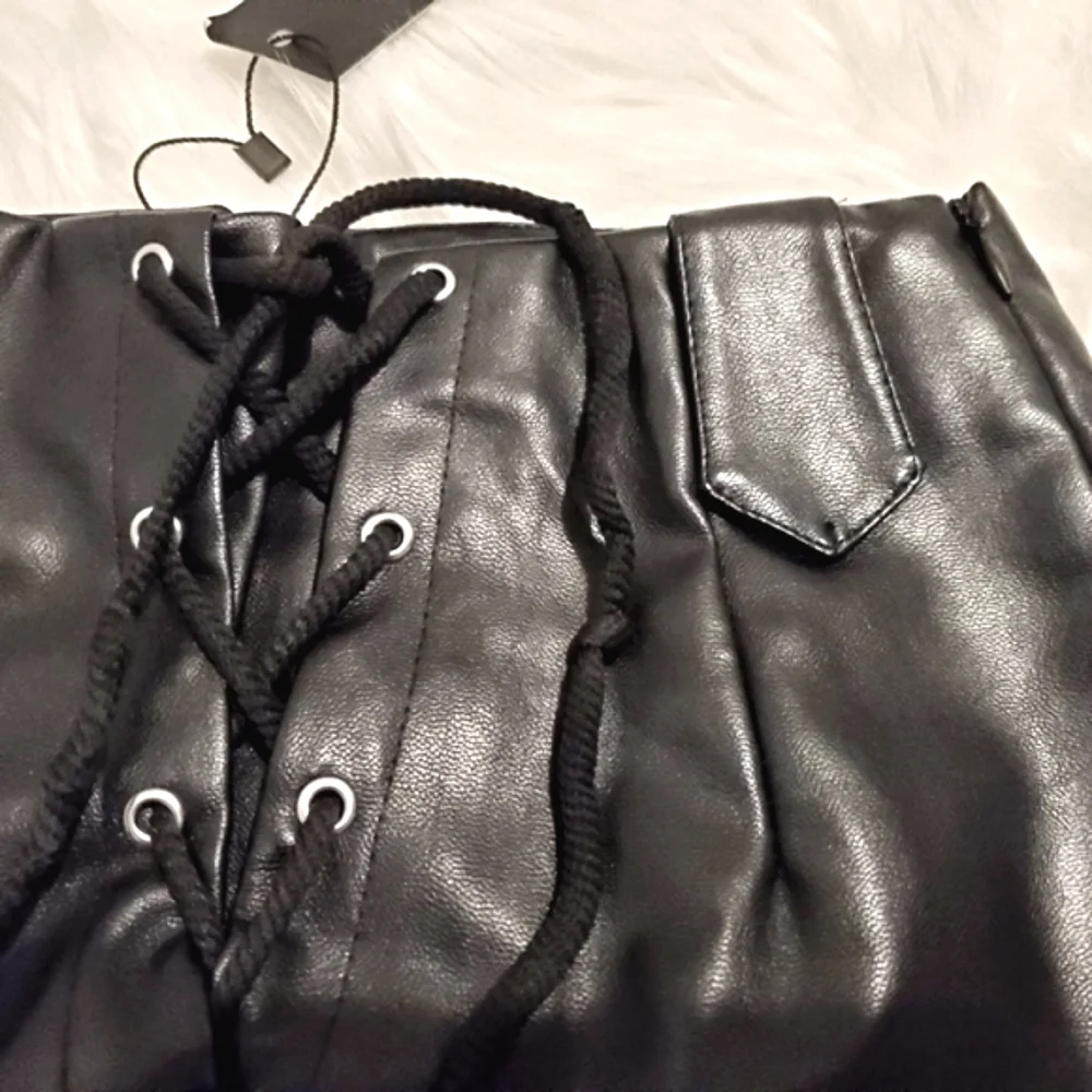NASTY GAL High Waist Black Faux Leather Shorts - Size XXS, 00 - Picture 3 of 6